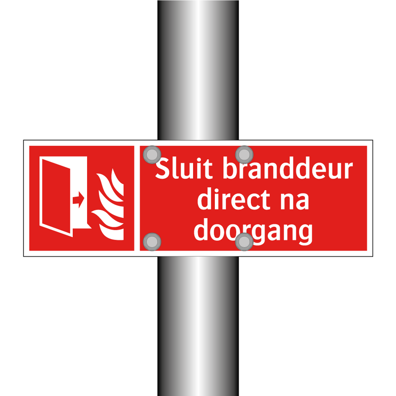 Sluit branddeur direct na doorgang