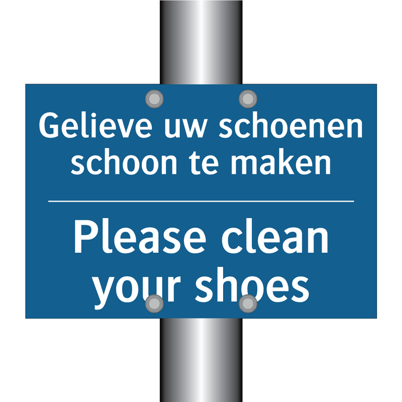 Gelieve uw schoenen schoon te /.../ - Please clean your shoes