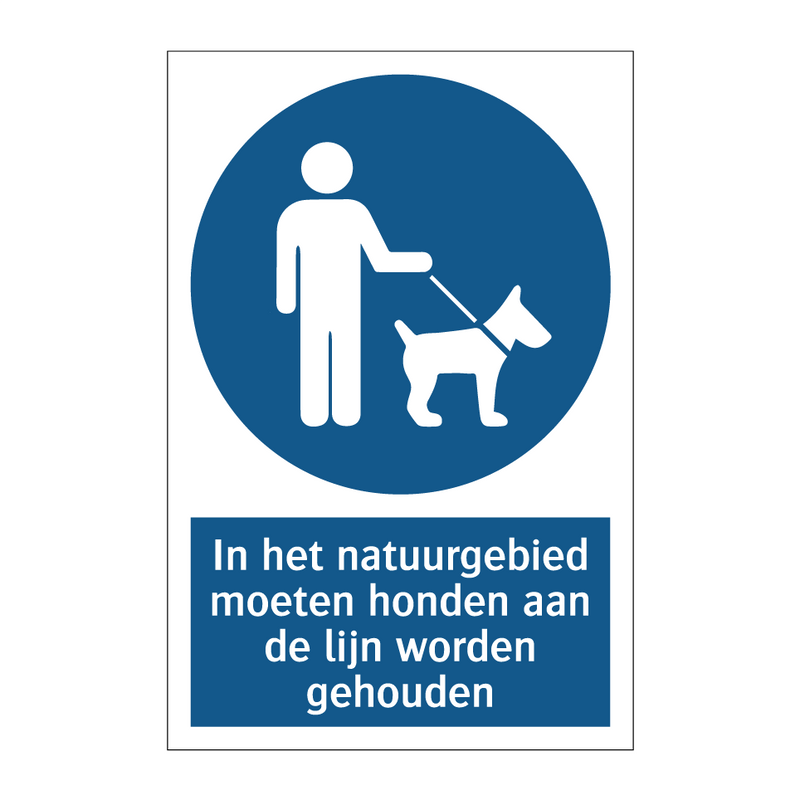 In het natuurgebied moeten honden aan de lijn worden gehouden